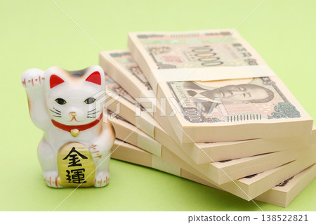 招財貓和鈔票 138522821
