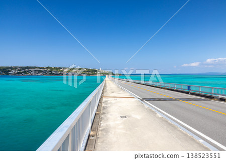 Nakijin Village, Kunigami District, Okinawa Prefecture / Nago City: Kouri Bridge connecting Okinawa Main Island and Kouri Island, with the Kouri Blue sea stretching out on both sides. 138523551