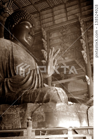 1962年的老照片，奈良東大寺大佛 138524028