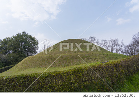 Takamatsuzuka Tomb, Asuka Village, Nara Prefecture Takamatsuzuka Tomb, Asuka Village, Nara Prefecture 138525305