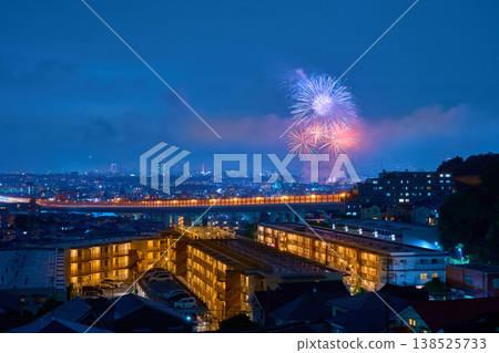 Viewing the night scenery of Nagao, Tama Ward, Kawasaki City (including the Tomei Expressway and Takatsu Ward) and fireworks. Viewing the night scenery of Nagao, Tama Ward, Kawasaki City (including the Tomei Expressway and Takatsu Ward) and fireworks. 138525733