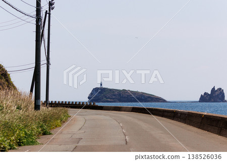 從陸地上看到的板島（青森縣脅野澤市） 138526036