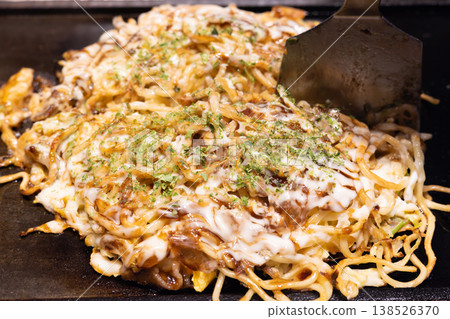 美味的大阪特產:禦好燒和現代燒 美味的大阪特產:禦好燒和現代燒 138526370