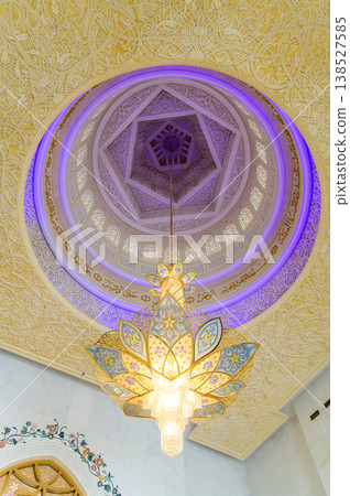 阿布達比謝赫扎耶德大清真寺內部裝飾非常精美 138527585