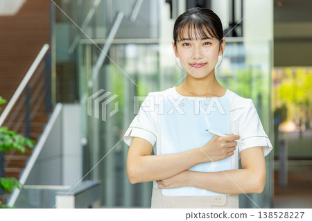 年輕女子,接待員,美女形象 年輕女子,接待員,美女形象 138528227