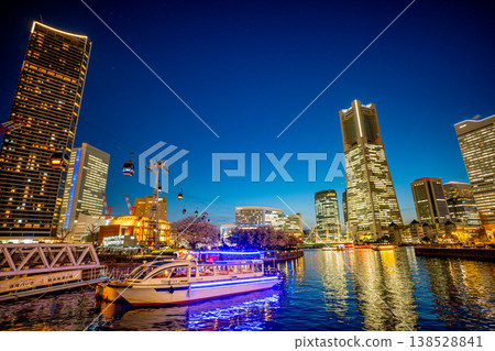 （神奈川縣）橫濱港未來春日黃昏 138528841