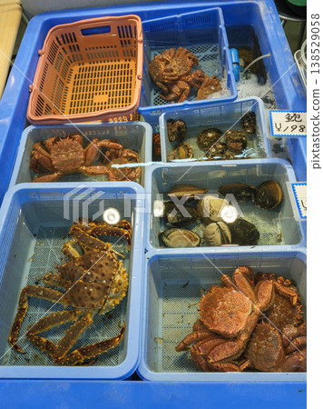 Shellfish and seafood lined up at Sapporo Nijo Market: Fresh seafood from Hokkaido 138529058