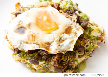 Delicious Kujo green onion and beef tendon okonomiyaki 138529590