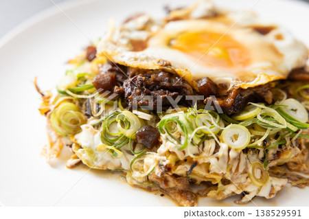 Delicious Kujo green onion and beef tendon okonomiyaki 138529591