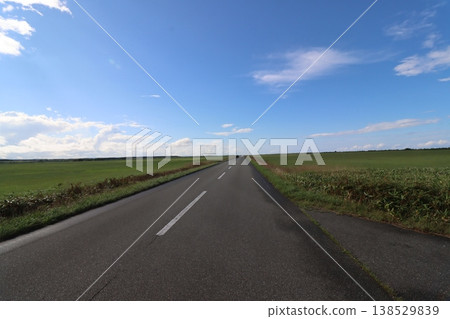 A straight road 138529839