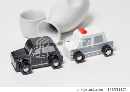 Image of drunk driving involving police cars and passenger cars Image of drunk driving involving police cars and passenger cars 138531171