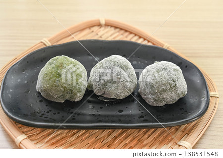 Handmade Japanese sweets: Kusamochi (rice cake with mugwort) Handmade Japanese sweets: Kusamochi (rice cake with mugwort) 138531548