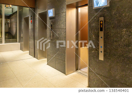 Elevator Elevator 138540401