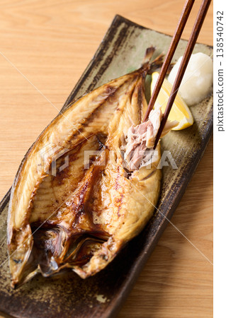 烤乾鯖魚 138540742