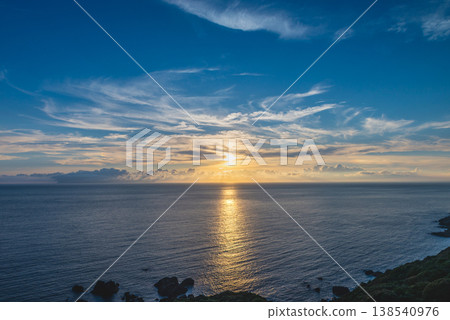 East China Sea, sunset view, Yakushima Island where gods reside (summer) East China Sea, sunset view, Yakushima Island where gods reside (summer) 138540976