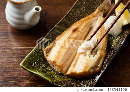 烤乾鯖魚 138541106