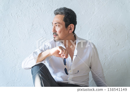 一位冷靜的中年男子的肖像 一位冷靜的中年男子的肖像 138541149