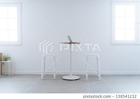 放置筆記型電腦的房間 138541232