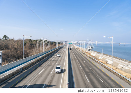 高速公路的鳥瞰圖。 138541682