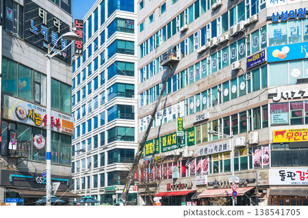 韓國仁川的建築物清潔服務 138541705