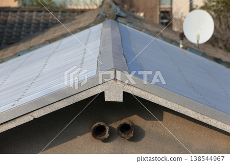 瓦楞屋頂圖像 138544967