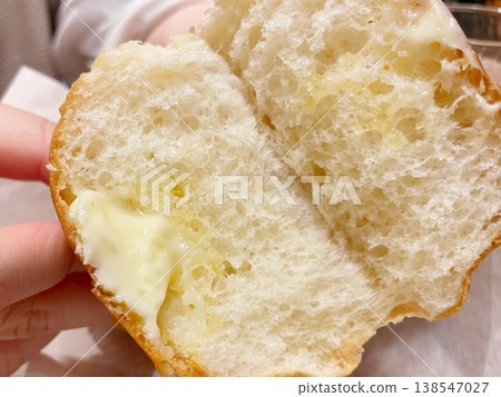 An butter loaf bread 138547027