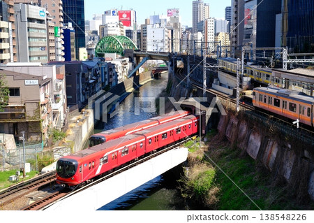 View of Tokyo Metro and JR trains crossing from Hijiribashi Bridge View of Tokyo Metro and JR trains crossing from Hijiribashi Bridge 138548226