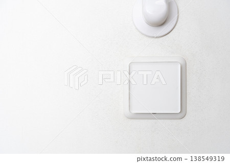 通風格柵,髒壁紙 通風格柵,髒壁紙 138549319
