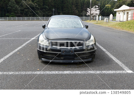 公園停車場發現一輛廢棄車輛:無車牌、車輛破敗不堪,有環境問題。 公園停車場發現一輛廢棄車輛:無車牌、車輛破敗不堪,有環境問題。 138549805