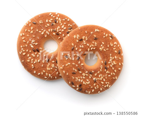 Top view of round cookies with sesame and flax seeds 138550586