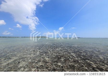 Penghu coast, white sand, Taiwan 138551615