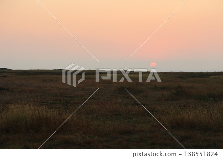 外垵草原 夕陽 西嶼 澎湖 台灣 外垵草原 夕陽 西嶼 澎湖 台灣 138551824
