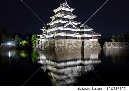 Night view of Matsumoto Castle reflecting in the water, Japan 138552152