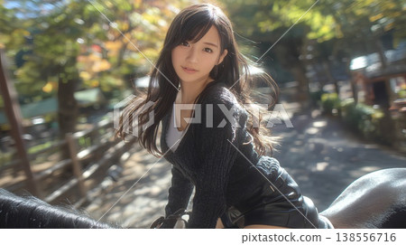 一名女子騎馬 138556716