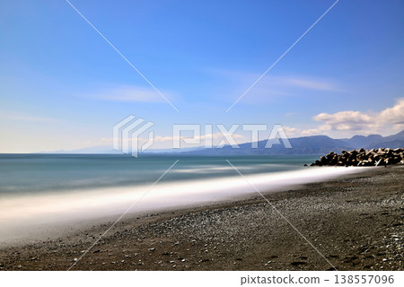 Kanagawa Prefecture, Sodegaura Beach in early spring, long exposure photography 138557096