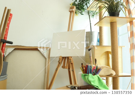 Canvas and easel 138557350