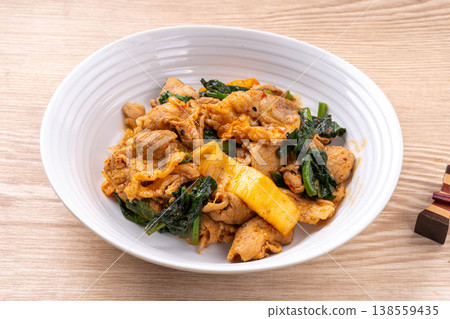 菠菜豬肉泡菜炒菜 138559435