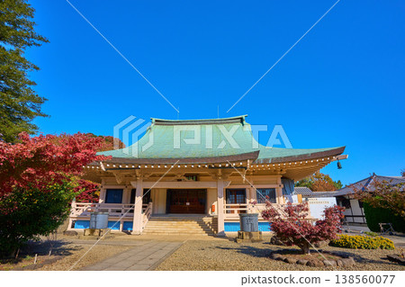 秋季在東京世田谷區參觀豪德寺正殿。 秋季在東京世田谷區參觀豪德寺正殿。 138560077