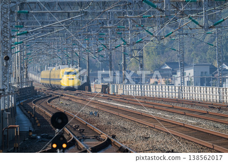Shinkansen doctor Doctor Yellow Shinkansen doctor Doctor Yellow 138562017