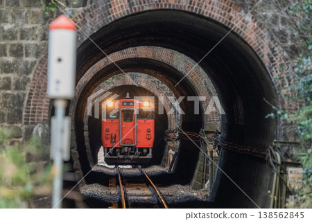 The charm of local train lines: The Geibi Line - Three consecutive tunnels 138562845