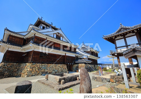 【京都府】晴空下的福知山城與豐岩井 【京都府】晴空下的福知山城與豐岩井 138563307