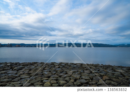 Beautiful scenery of Lake Shinji in Shimane Prefecture Beautiful scenery of Lake Shinji in Shimane Prefecture 138563832