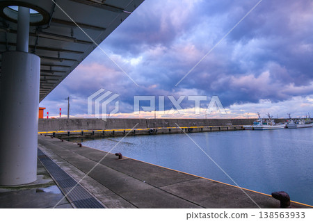 Noe Fishing Port at dawn [Itoigawa City] 138563933