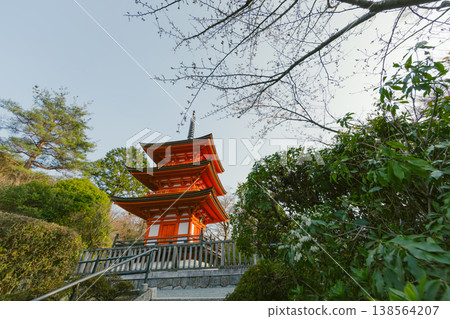 Kiyomizu Dera temple is a popular tourist destination in Kyoto, Japan. 138564207