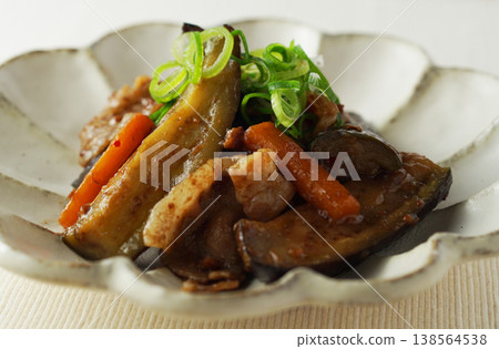 味噌炒茄子五花肉 味噌炒茄子五花肉 138564538