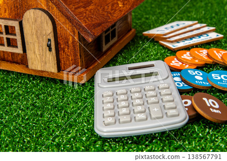 房屋模型和貨幣圖片 房屋模型和貨幣圖片 138567791