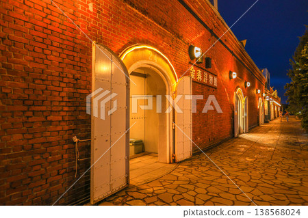 [Buildings] Hakodate Kanemori Red Brick Warehouses 138568024