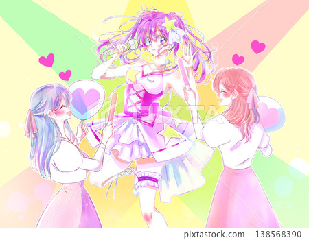 兩名女子手持扇子和螢光棒，為正在唱歌跳舞的偶像加油；燈光是粉紅色的。 138568390