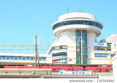 A train stops at Meitetsu Toyotashi Station in Toyota City, Aichi Prefecture 138568840