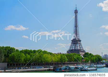 eiffel tour over Seine river 138574035